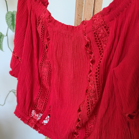 Boho off-the-shoulder red crop top with lace - Picture 6 of 10